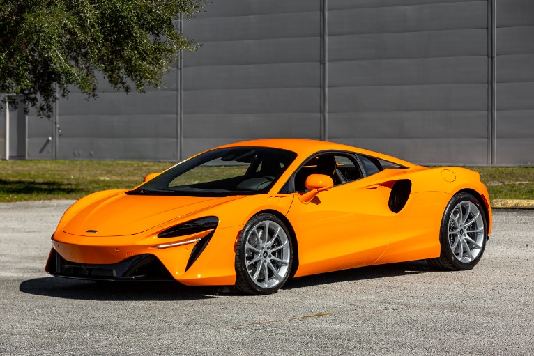2024 McLaren Artura